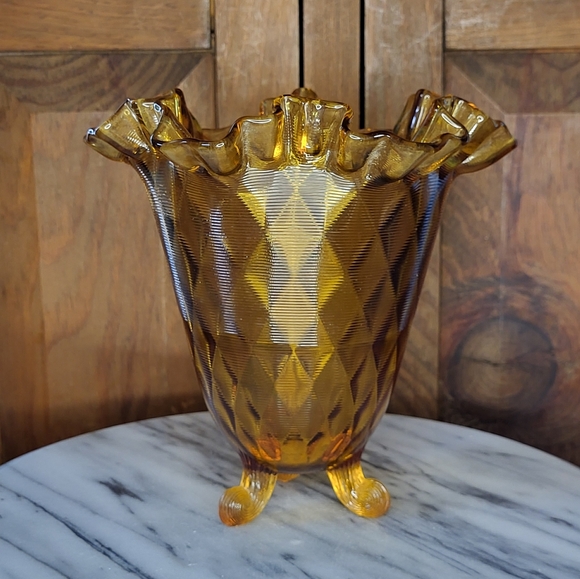 Fenton Glass Vase with Ruffled Edge - Picture 13 of 13